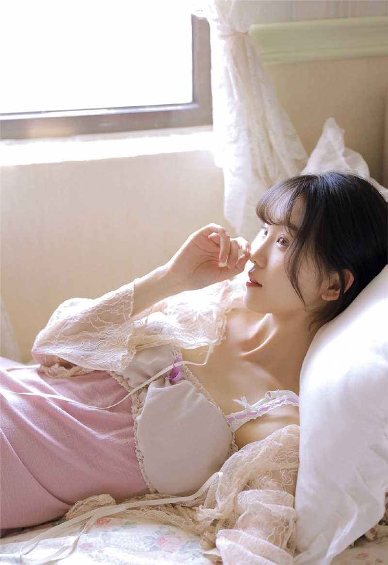 锁骨性感精致的娇软小妹妹肤白貌美高清极品图库