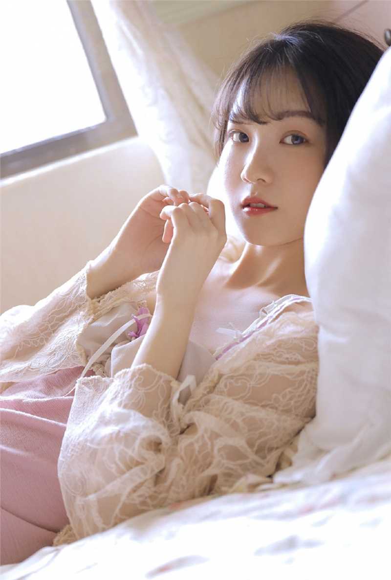 锁骨性感精致的娇软小妹妹肤白貌美高清极品图库