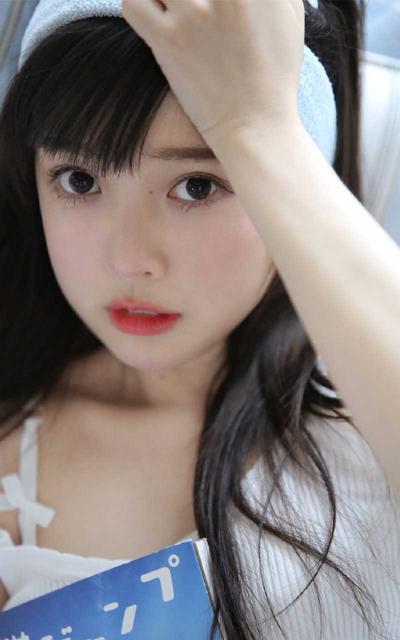 优质低胸吊带妹妹又大又亮的明媚杏眼锁骨性感艺术相册