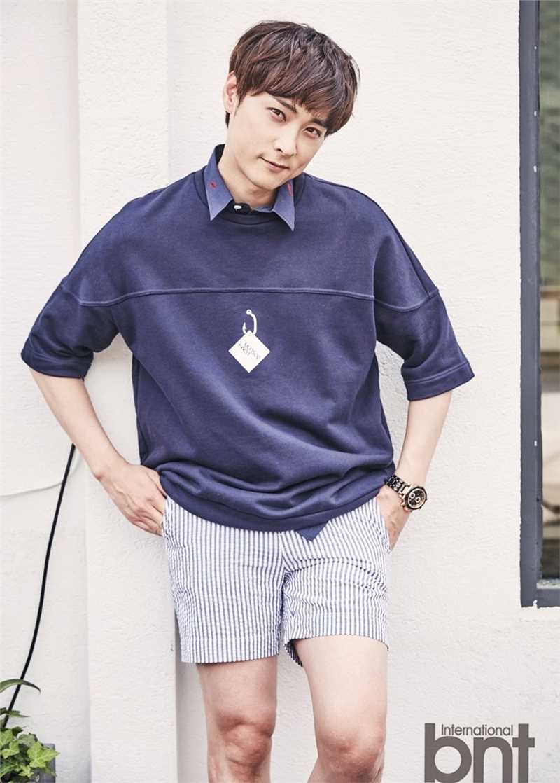 优质童颜依旧的韩国摇滚组合Buzz主唱闵京勋时尚相册