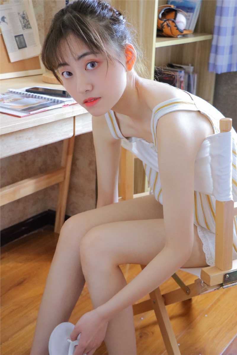 最新锁骨精致性感的娇软白富美阳光下养眼漂亮的美女照片图集