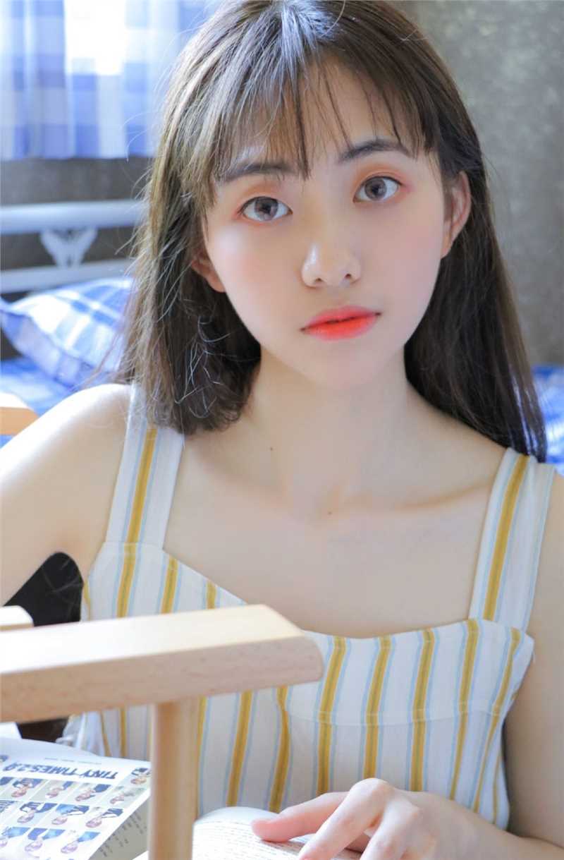 最新锁骨精致性感的娇软白富美阳光下养眼漂亮的美女照片图集
