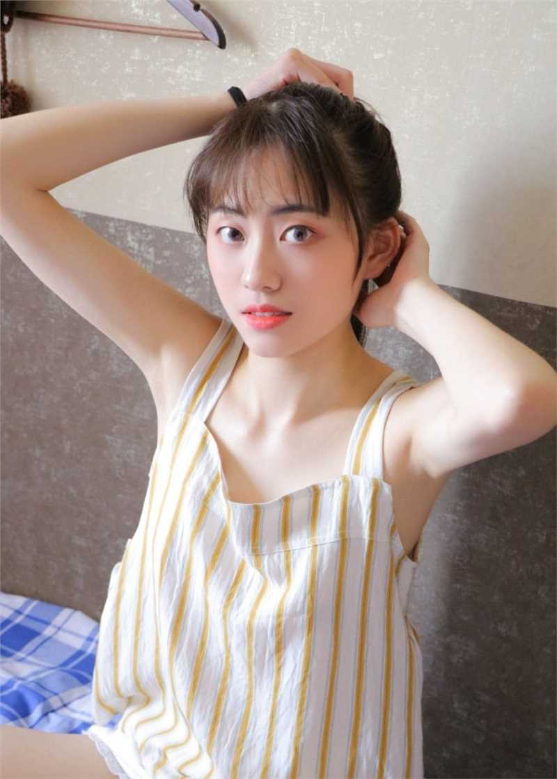 最新锁骨精致性感的娇软白富美阳光下养眼漂亮的美女照片图集