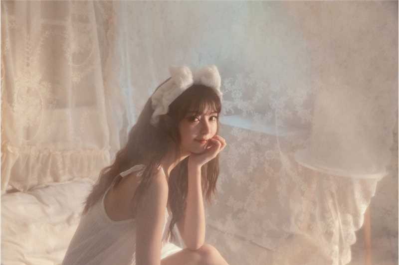 高清朦胧妩媚的倾城佳人床上玉体横陈性感美女图集