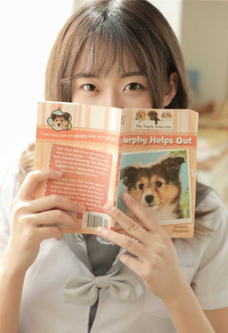 高清制服减龄俏皮阳光下温柔清纯美女照片图集