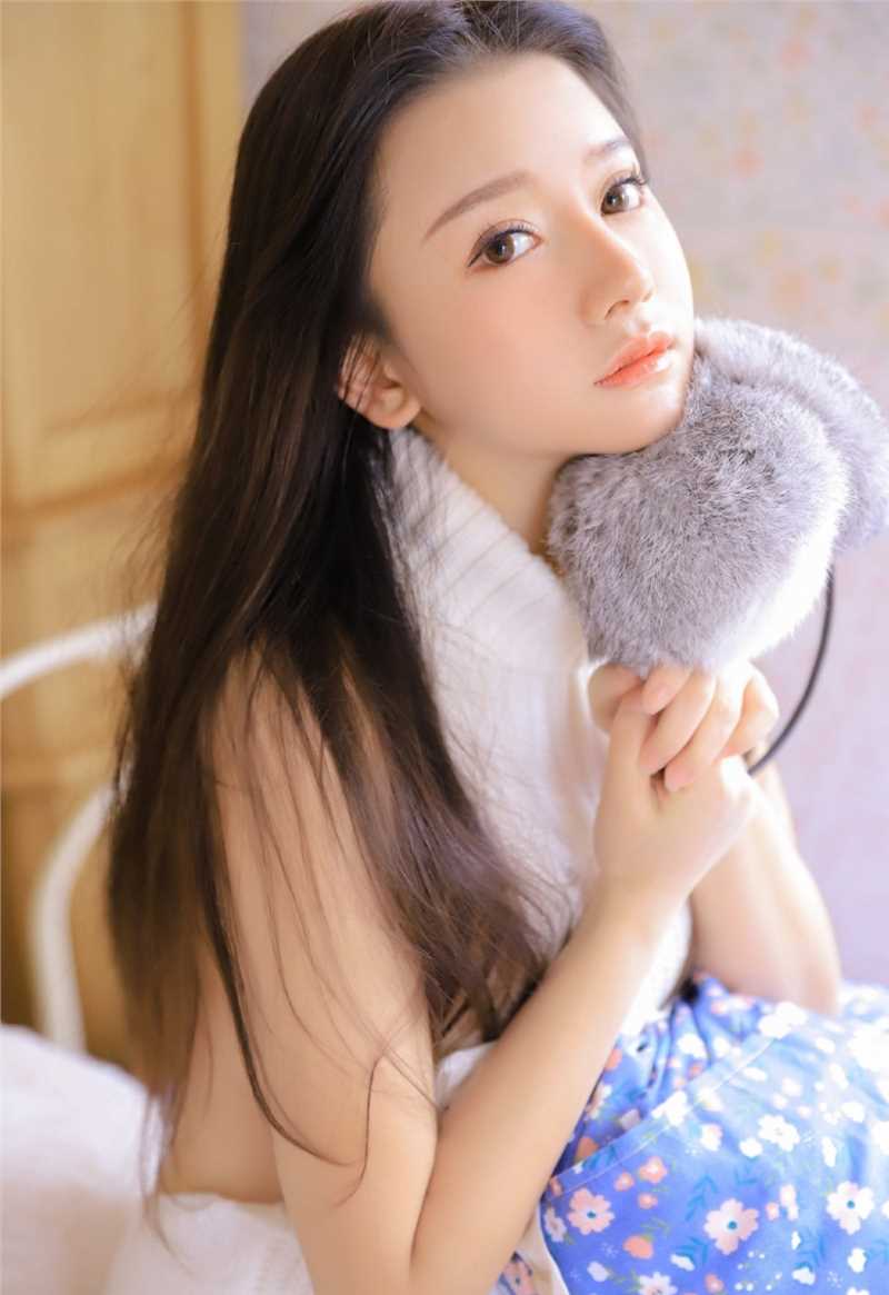 优质令人着迷的长发宅男女神漂亮脸蛋完美身材生活照相册