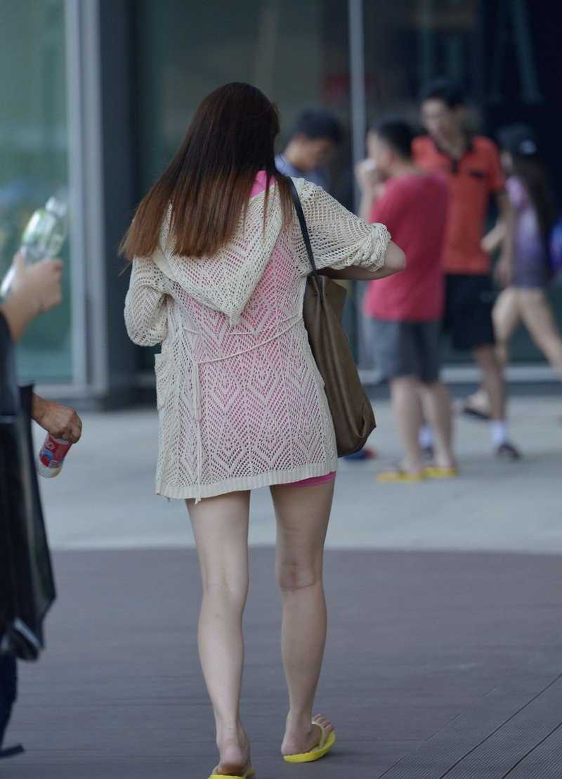 最全极品美女粉色超短裙性感大长腿街拍图片相册