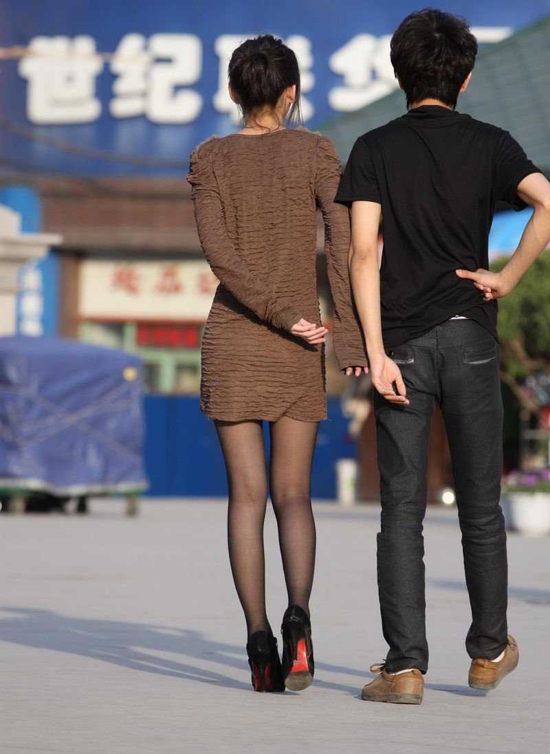 优质街拍美女性感高跟鞋情趣黑袜子大长腿诱惑图片相册