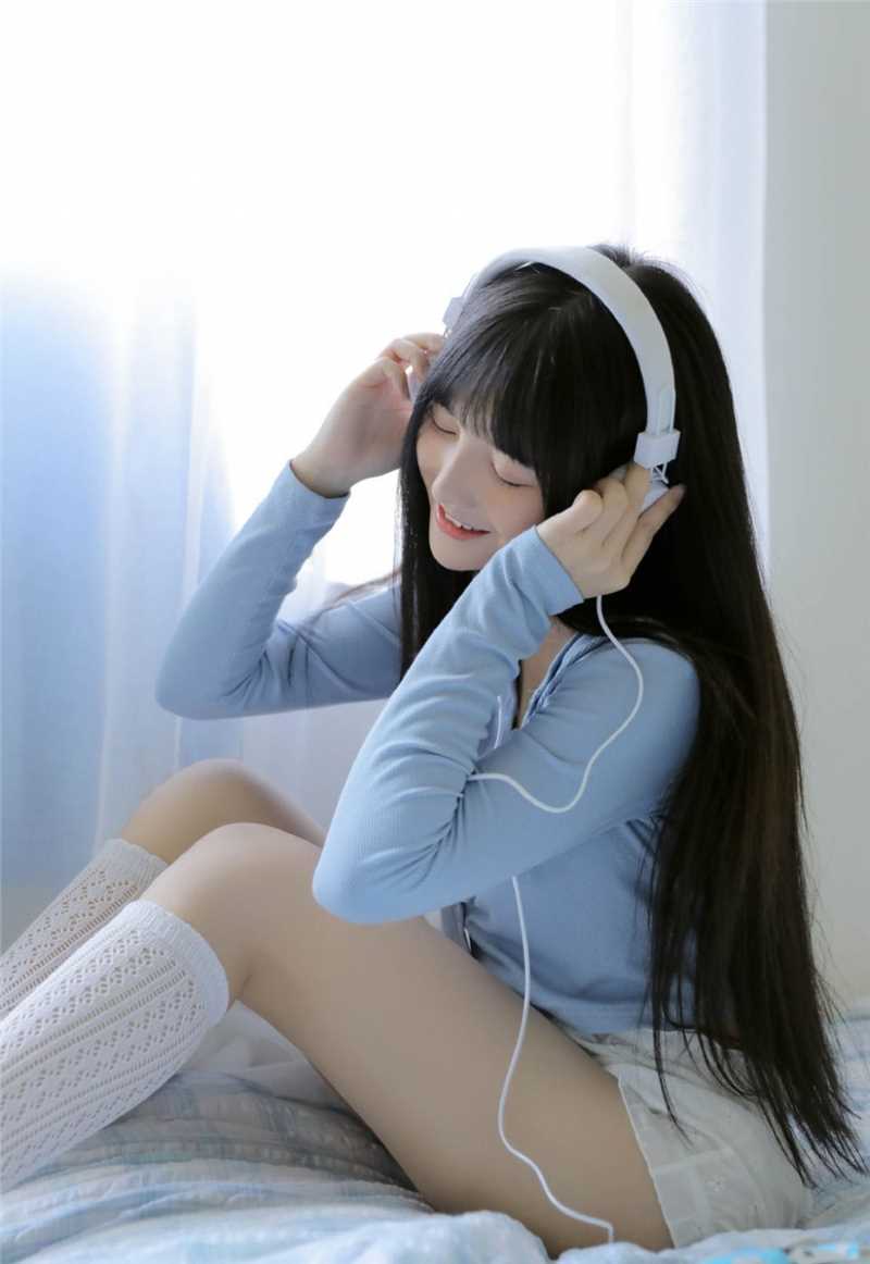 最新丰满性感床上美娇娘人体拍摄图集
