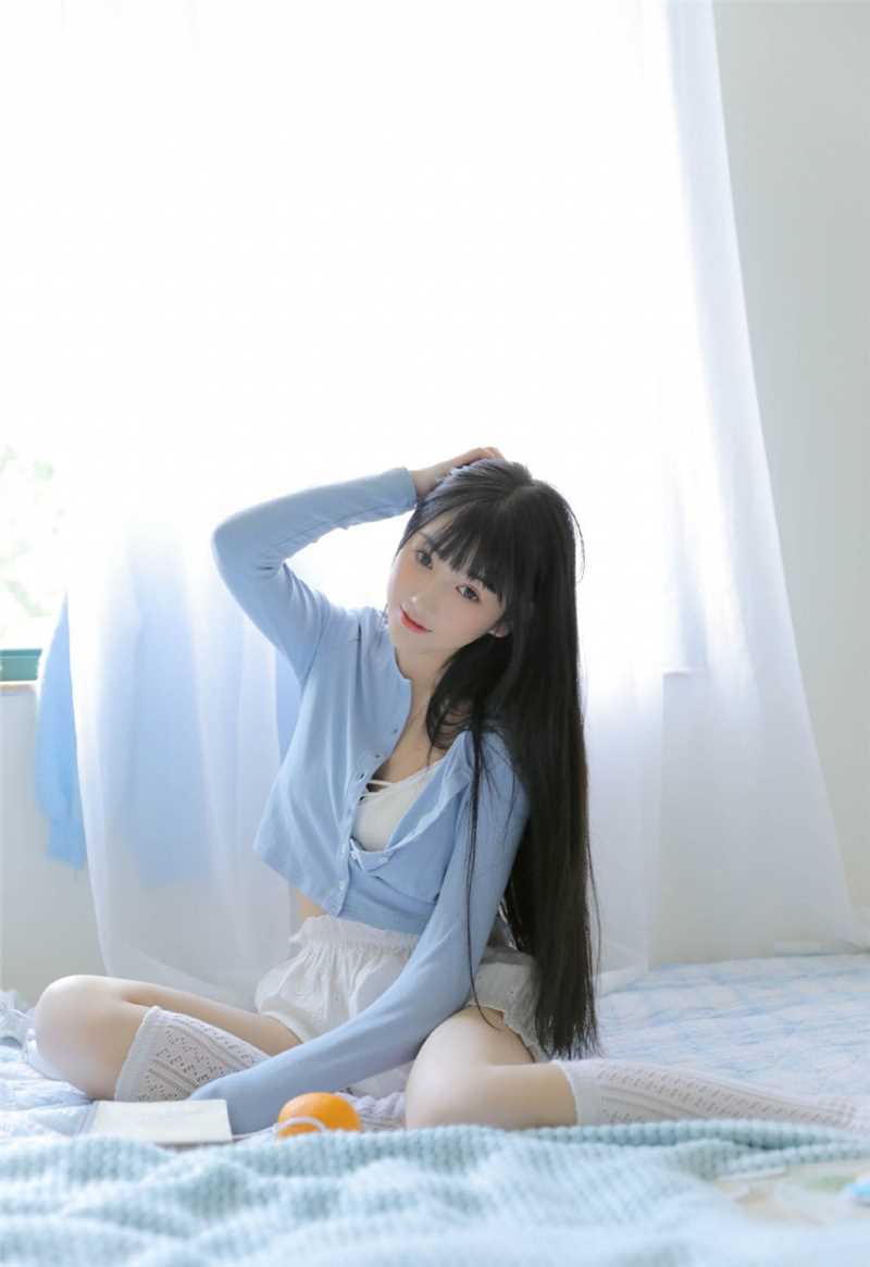 最新丰满性感床上美娇娘人体拍摄图集
