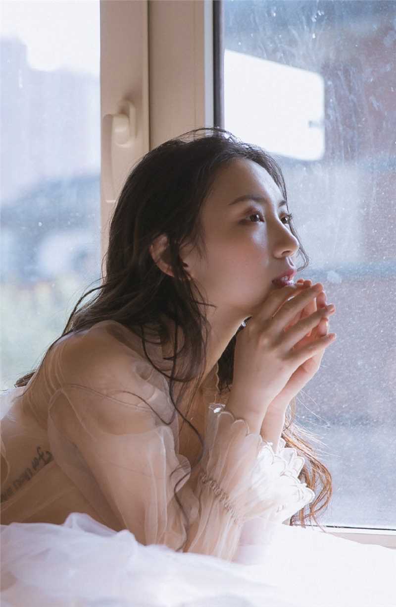 最新性感妩媚日本名模极品透视人体欣赏壁纸