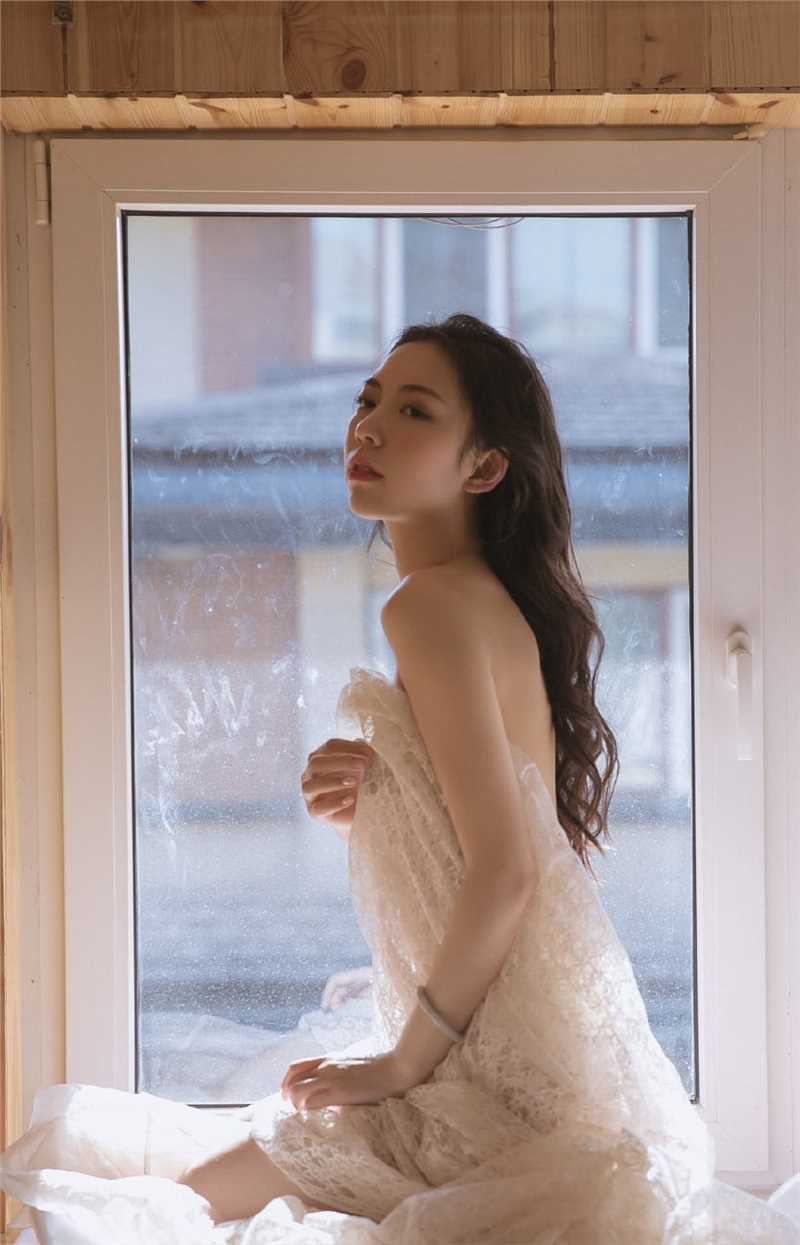 最新性感妩媚日本名模极品透视人体欣赏壁纸