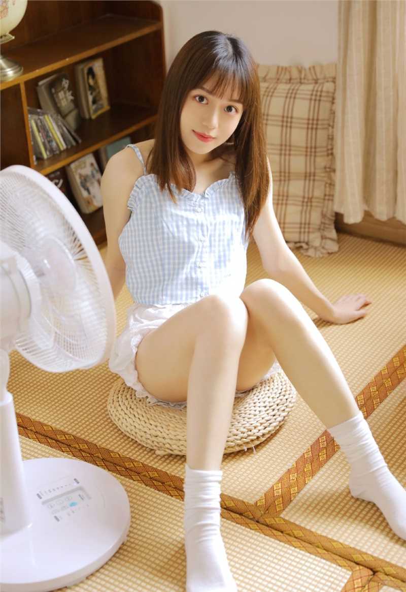 最新夏日里元气满满的清纯少女日系养眼壁纸壁纸