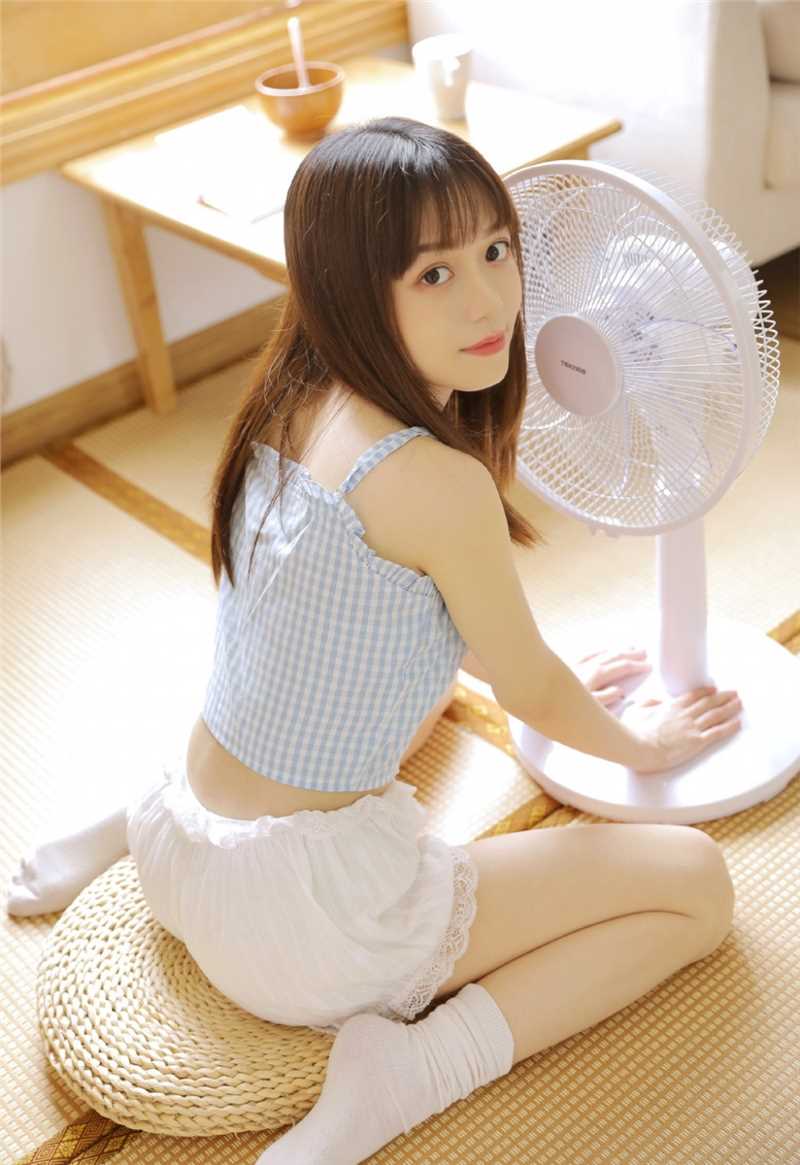 最新夏日里元气满满的清纯少女日系养眼壁纸壁纸