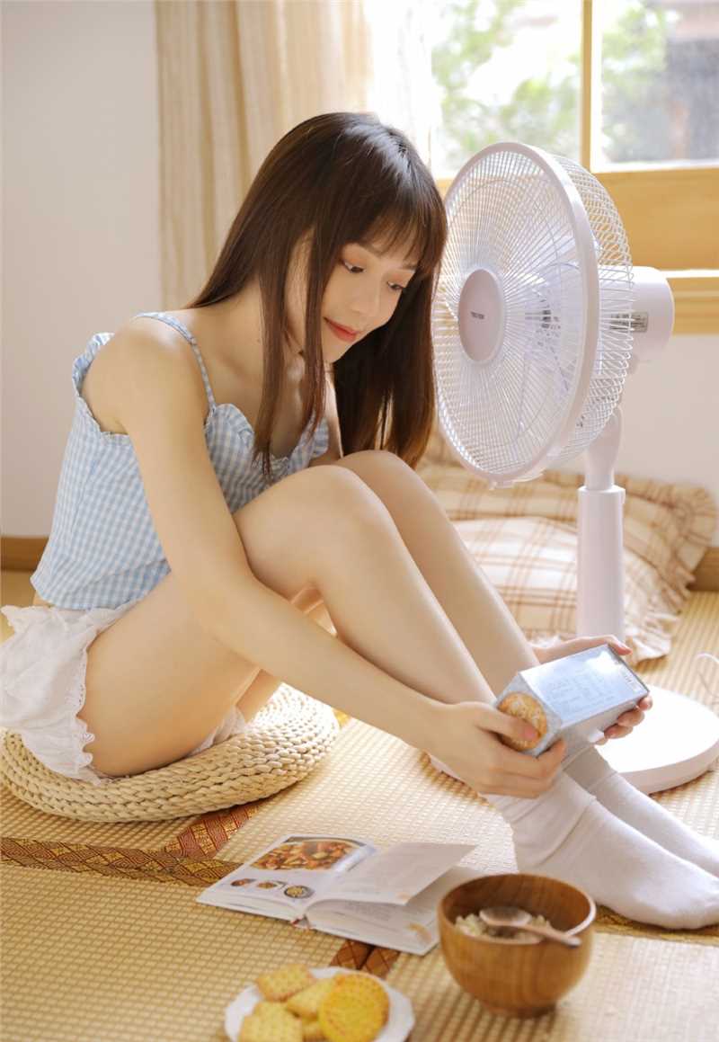 最新夏日里元气满满的清纯少女日系养眼壁纸壁纸