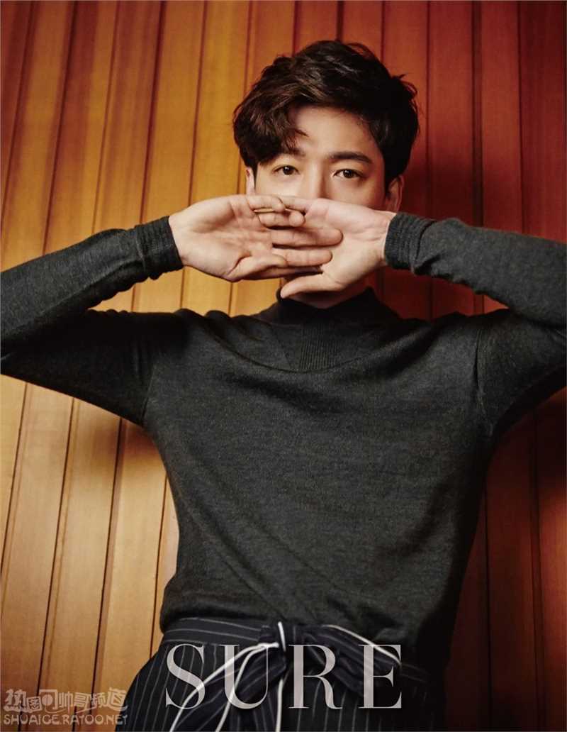 最全韩国著名导演郑乙英的儿子郑敬淏时尚杂志壁纸