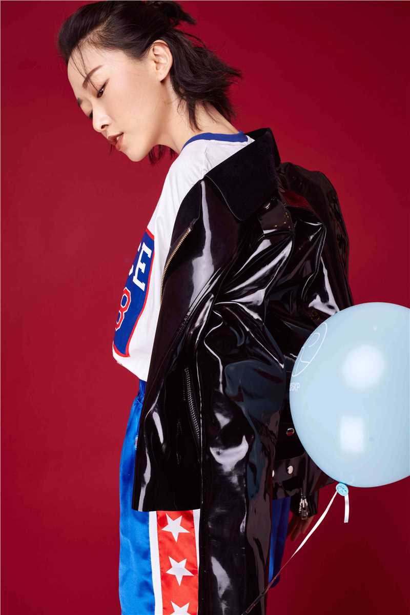 最全刘洛汐头戴鹿角圣诞装扮时尚魅力集壁纸