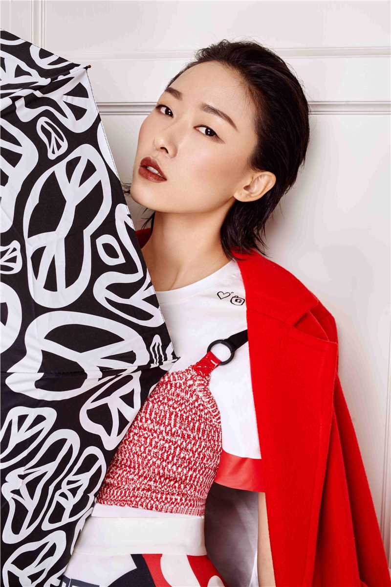 最全刘洛汐头戴鹿角圣诞装扮时尚魅力集壁纸