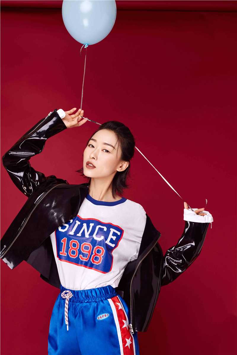 最全刘洛汐头戴鹿角圣诞装扮时尚魅力集壁纸