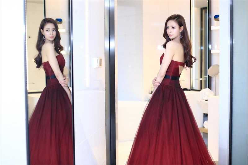 精选沈梦辰红色抹胸裙大秀事业线性感图册