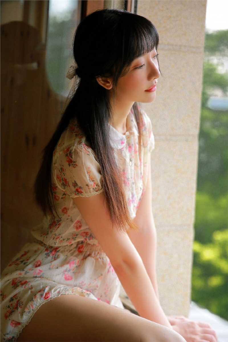 最全甜美瓜子脸女孩大长腿玉足私房相册