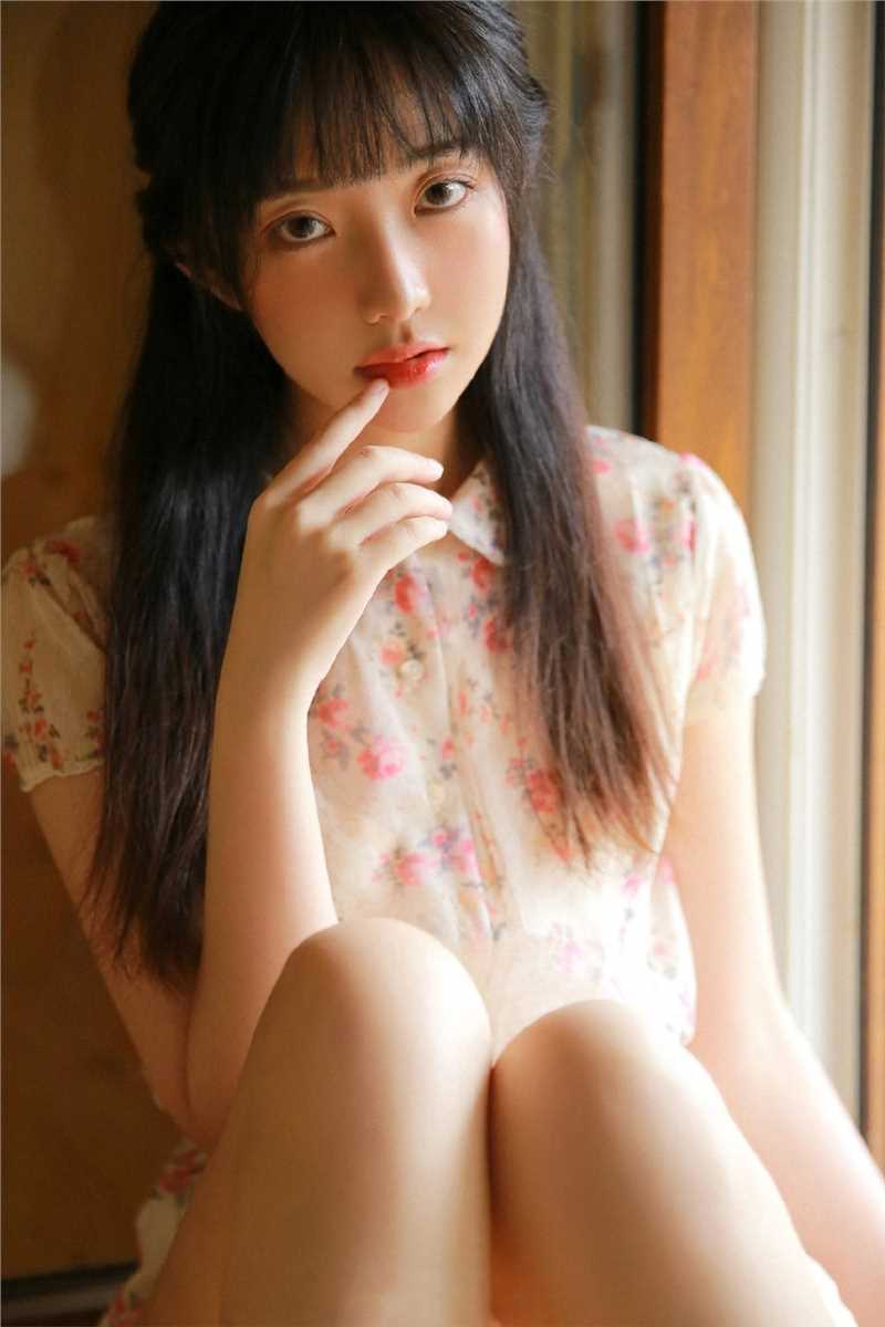 最全甜美瓜子脸女孩大长腿玉足私房相册