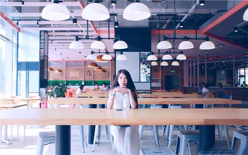 精选校园女神图书馆集电脑桌面美女壁纸图册