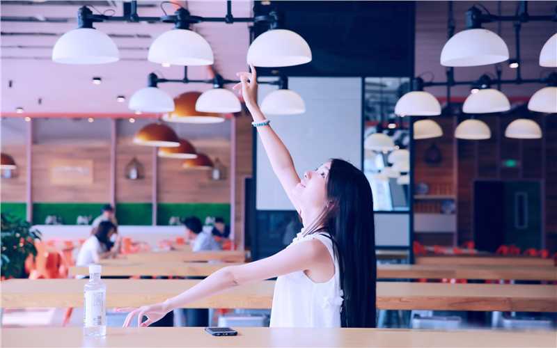 精选校园女神图书馆集电脑桌面美女壁纸图册