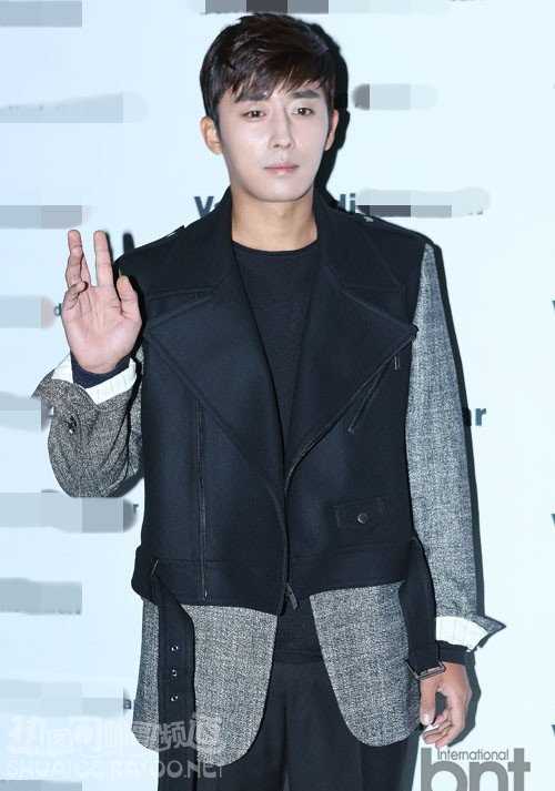 韩国男演员孙浩俊首尔时尚周品牌活动照