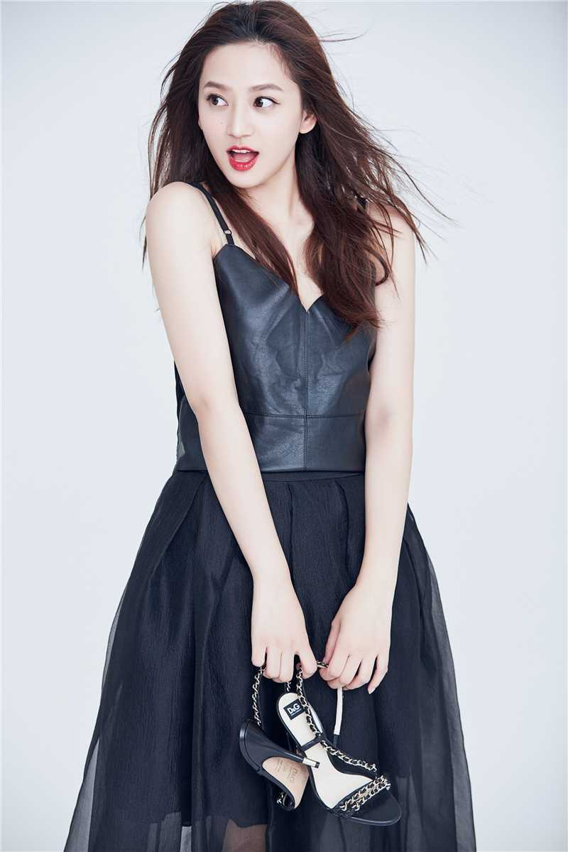 高清唐本黑色纱裙外搭吊带背心时尚洋气图集