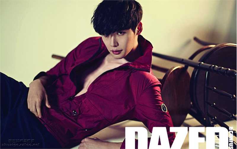 高清韩国帅哥李钟硕《Dazed》时尚杂志图集