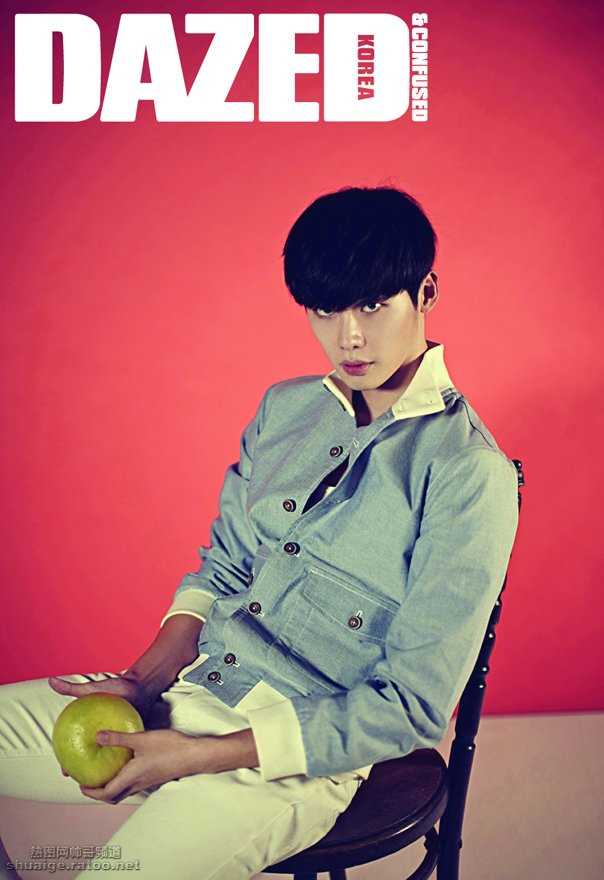 高清韩国帅哥李钟硕《Dazed》时尚杂志图集