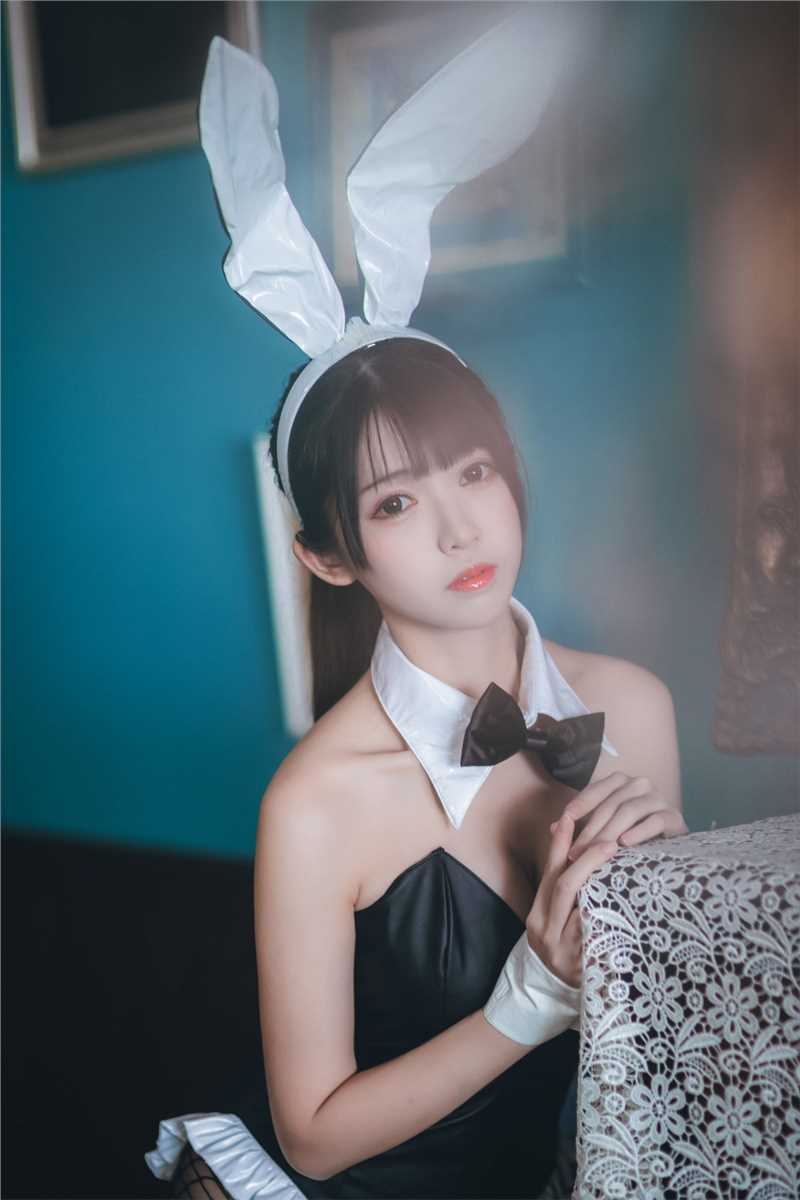 精选性感兔女郎傲人事业线图册