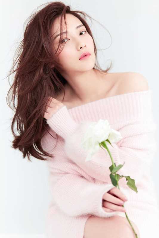 精选王聃葳粉色毛裙灵性十足可爱又性感图册