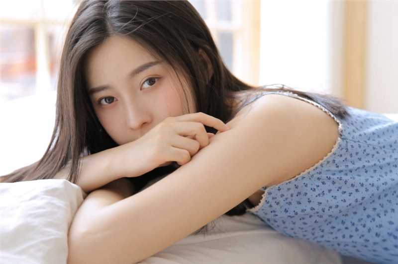 特别专辑清纯美女吊带睡裙室内个人