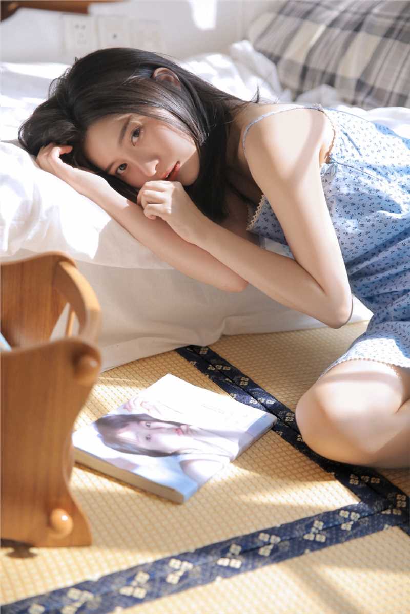 特别专辑清纯美女吊带睡裙室内个人