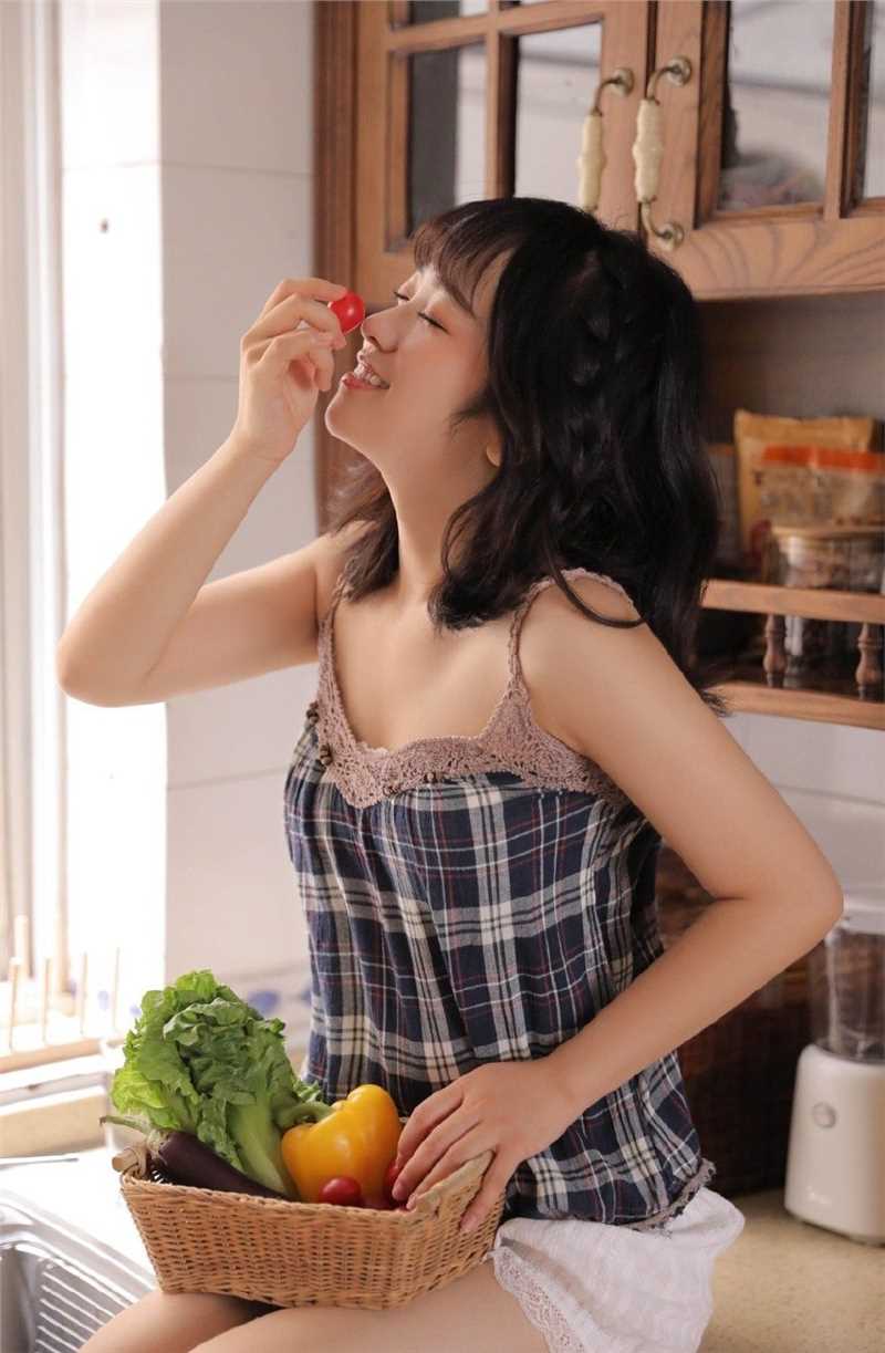 精选漂亮美女露齿甜笑清纯可人图册
