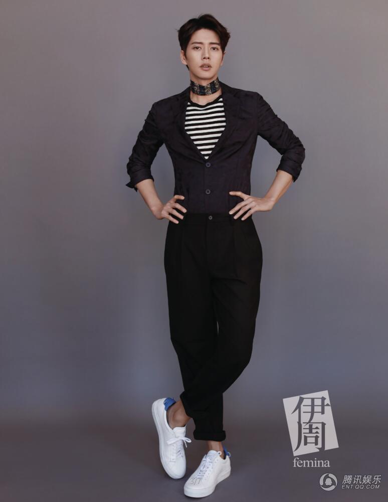 最新韩国男明星朴海镇《伊周》时尚杂志封面壁纸