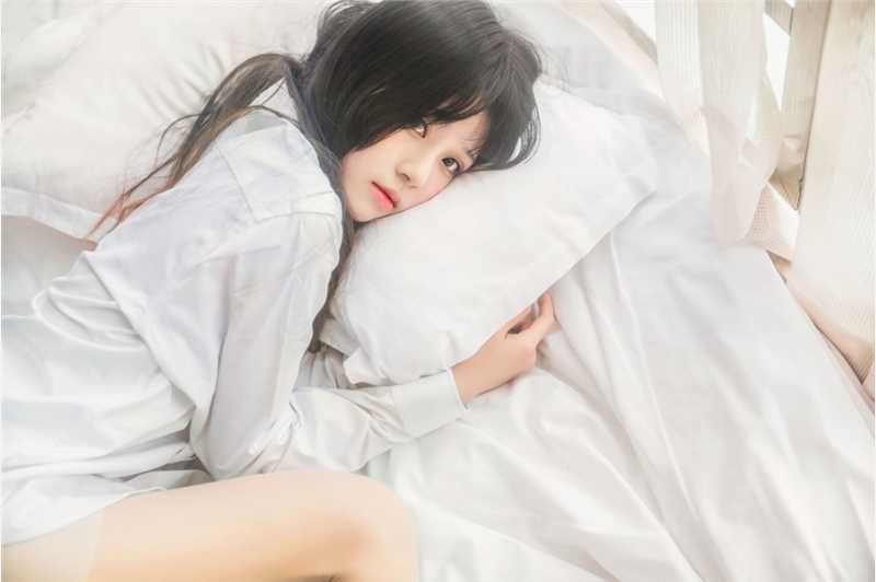 高清白衬衣美少女袜子大长腿性感图集