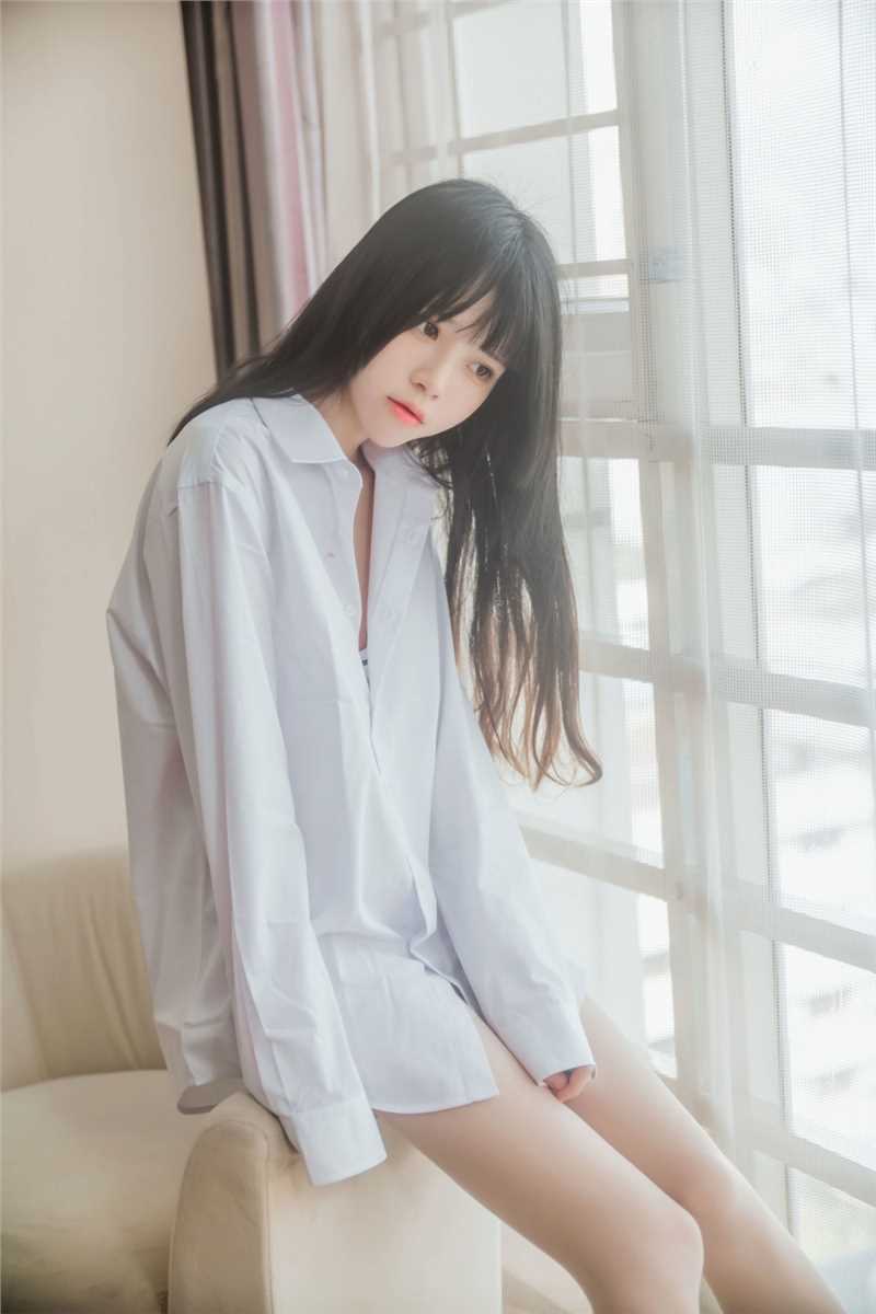 高清白衬衣美少女袜子大长腿性感图集