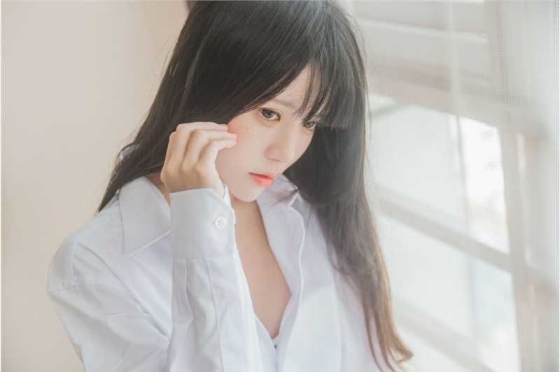 高清白衬衣美少女袜子大长腿性感图集
