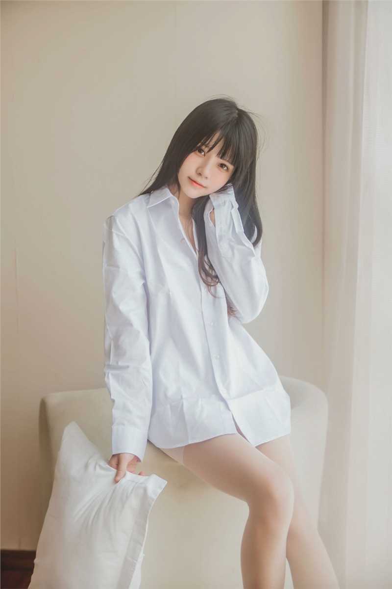 高清白衬衣美少女袜子大长腿性感图集