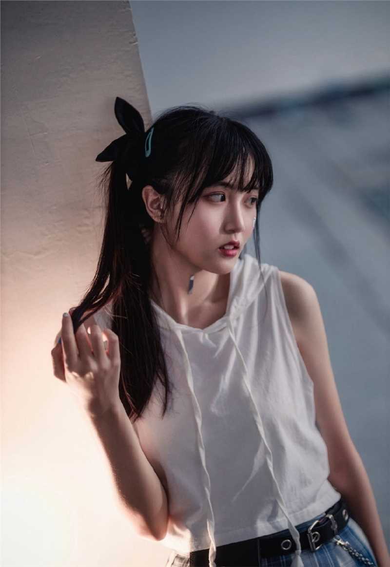 高清非主流美女性感超短裙街拍图集