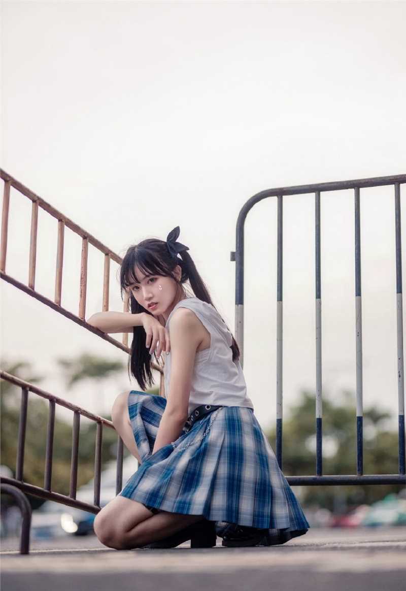 高清非主流美女性感超短裙街拍图集