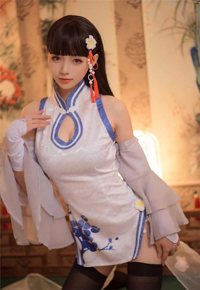 高清黑丝旗袍美女露胸装性感图集