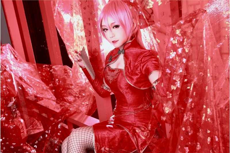 网红美女小彦COS巡音流歌旗袍性感写真