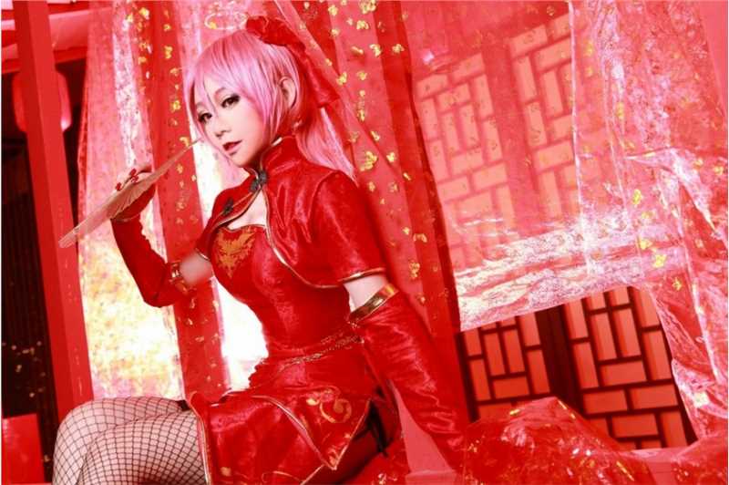 网红美女小彦COS巡音流歌旗袍性感写真