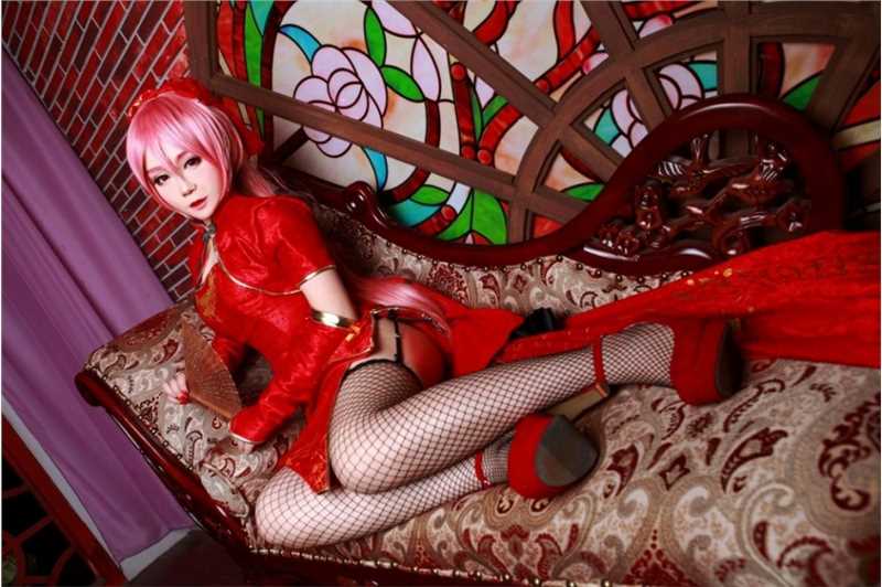网红美女小彦COS巡音流歌旗袍性感写真