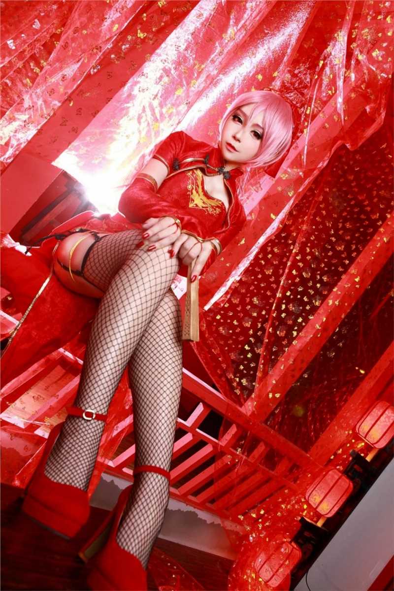 网红美女小彦COS巡音流歌旗袍性感写真