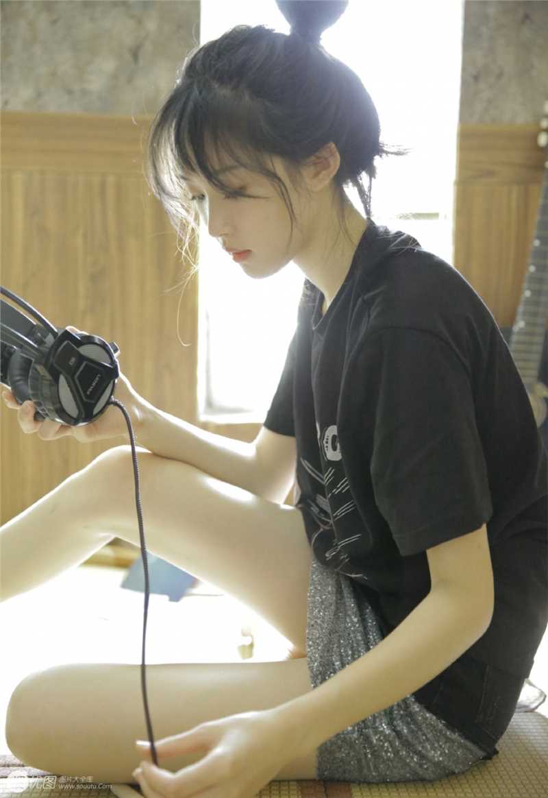 优质清纯丸子头皮肤美少女私房相册
